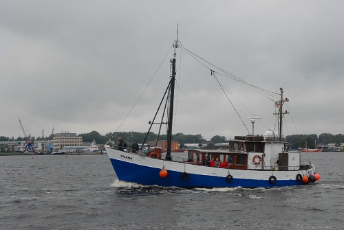 Ausflugschiff und Hochseeangelkutter RILANA auf der Hanse Sail in Rostock. © Andreas Zedler, 10. August 2011